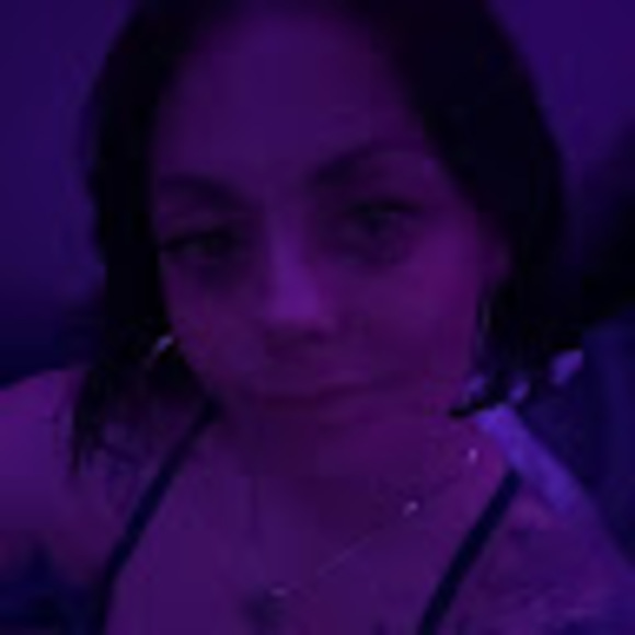 Meet your Posher, Sarah - Picture 1 of 1